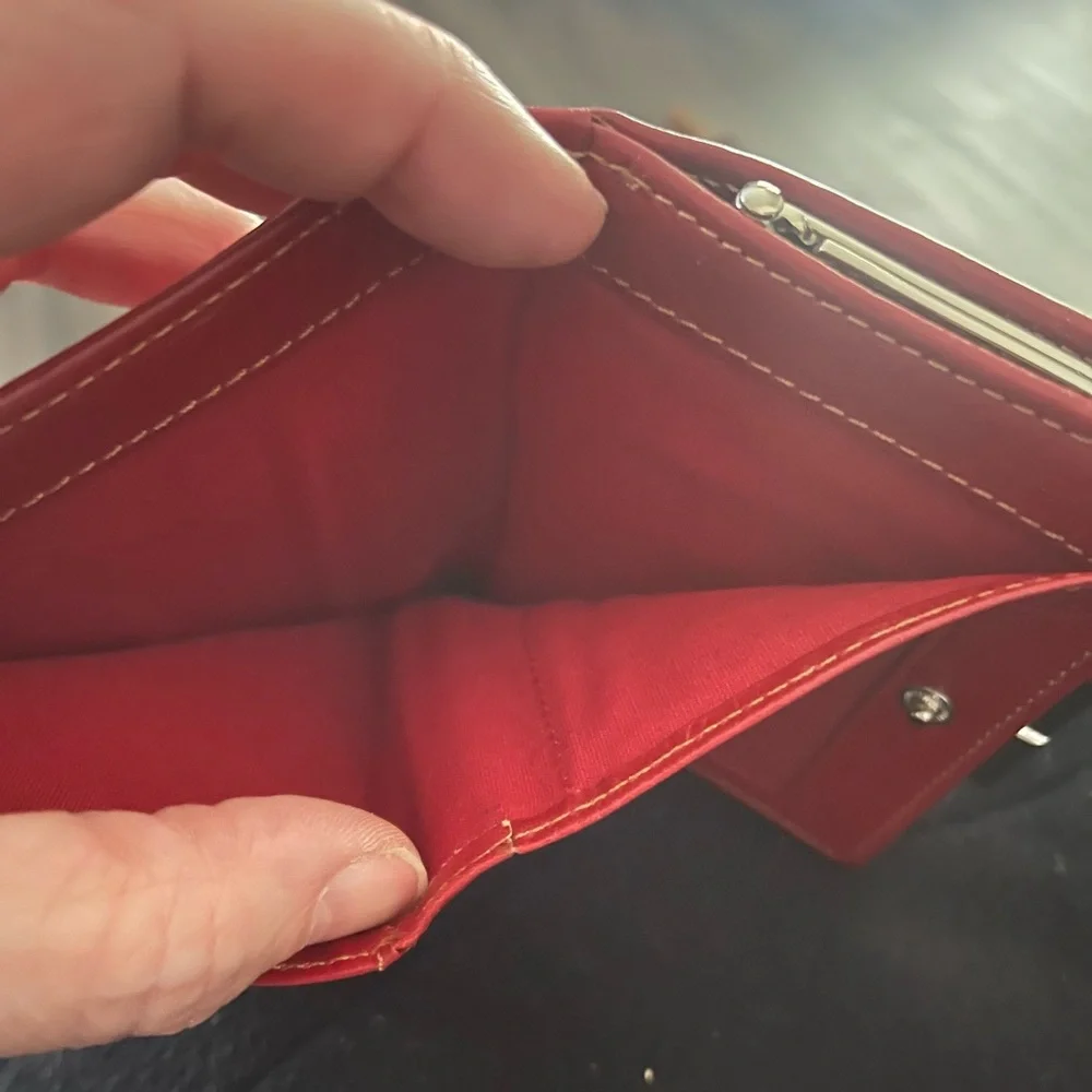 Reaction Kenneth Cole red wallet with kisslock style closure on back. - Picture 3 of 8